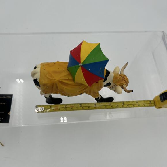 COW PARADE #7704 Mooing in the Rain 2005 W/Tag No Box -Raincoat, Umbrella, Boots - Picture 14 of 16